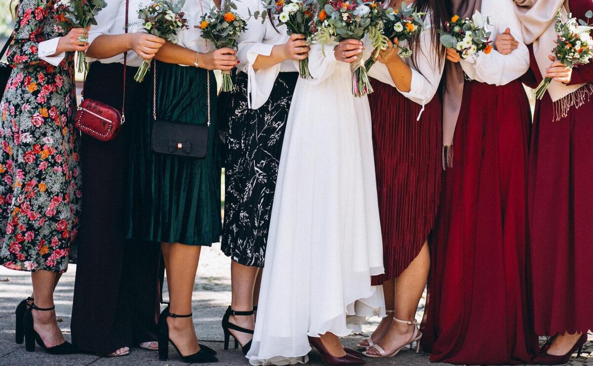 Bride with bride's maids 